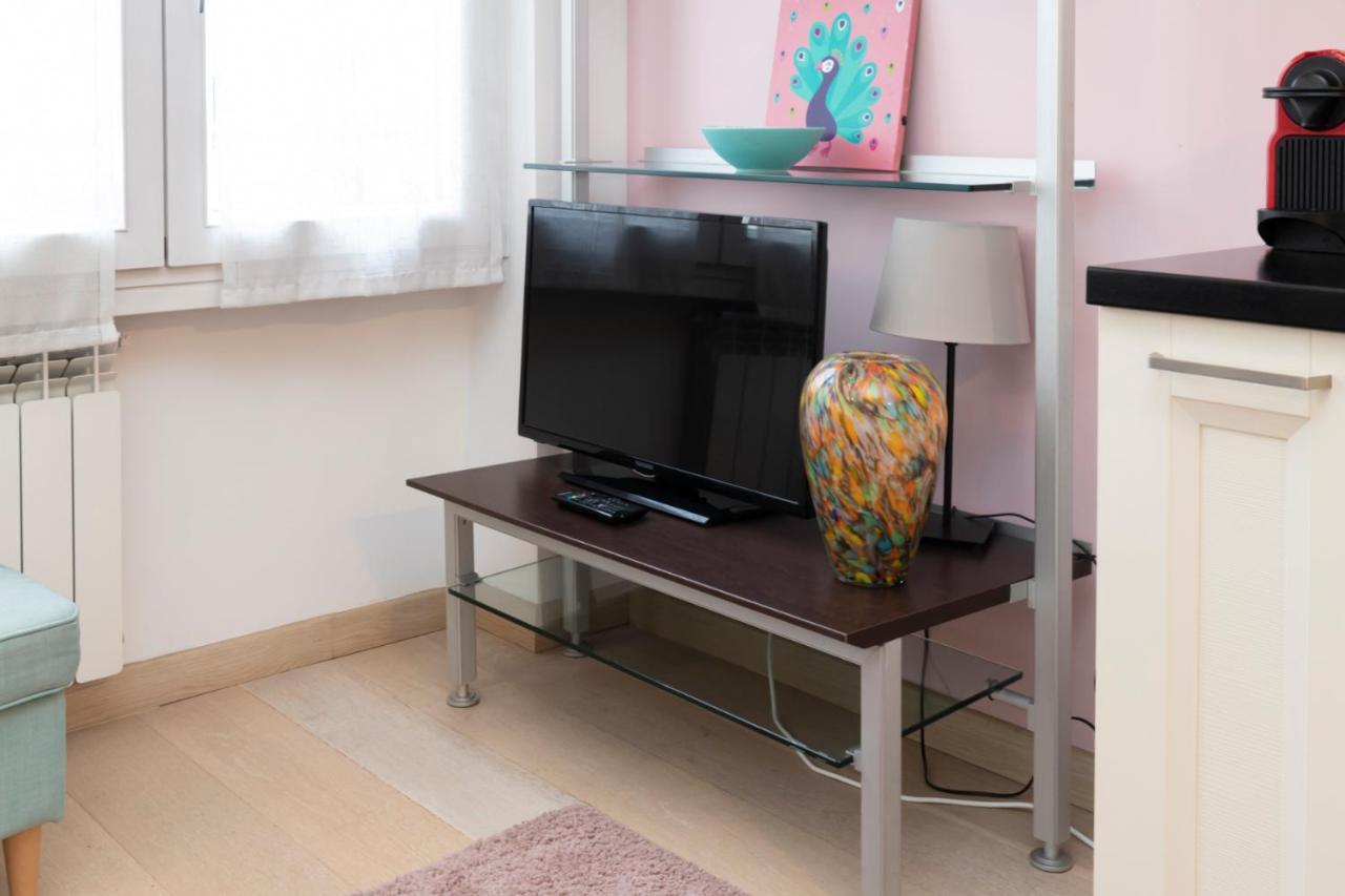 Luxury Apartment Near Bocconi Zamenhof 7 ミラノ エクステリア 写真